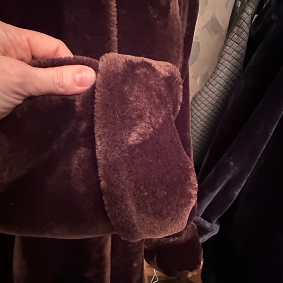Dennis Basso faux fur coat - Picture 5 of 16